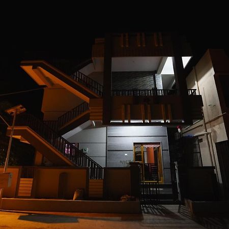 Akash Homestay ฮัมปี ภายนอก รูปภาพ