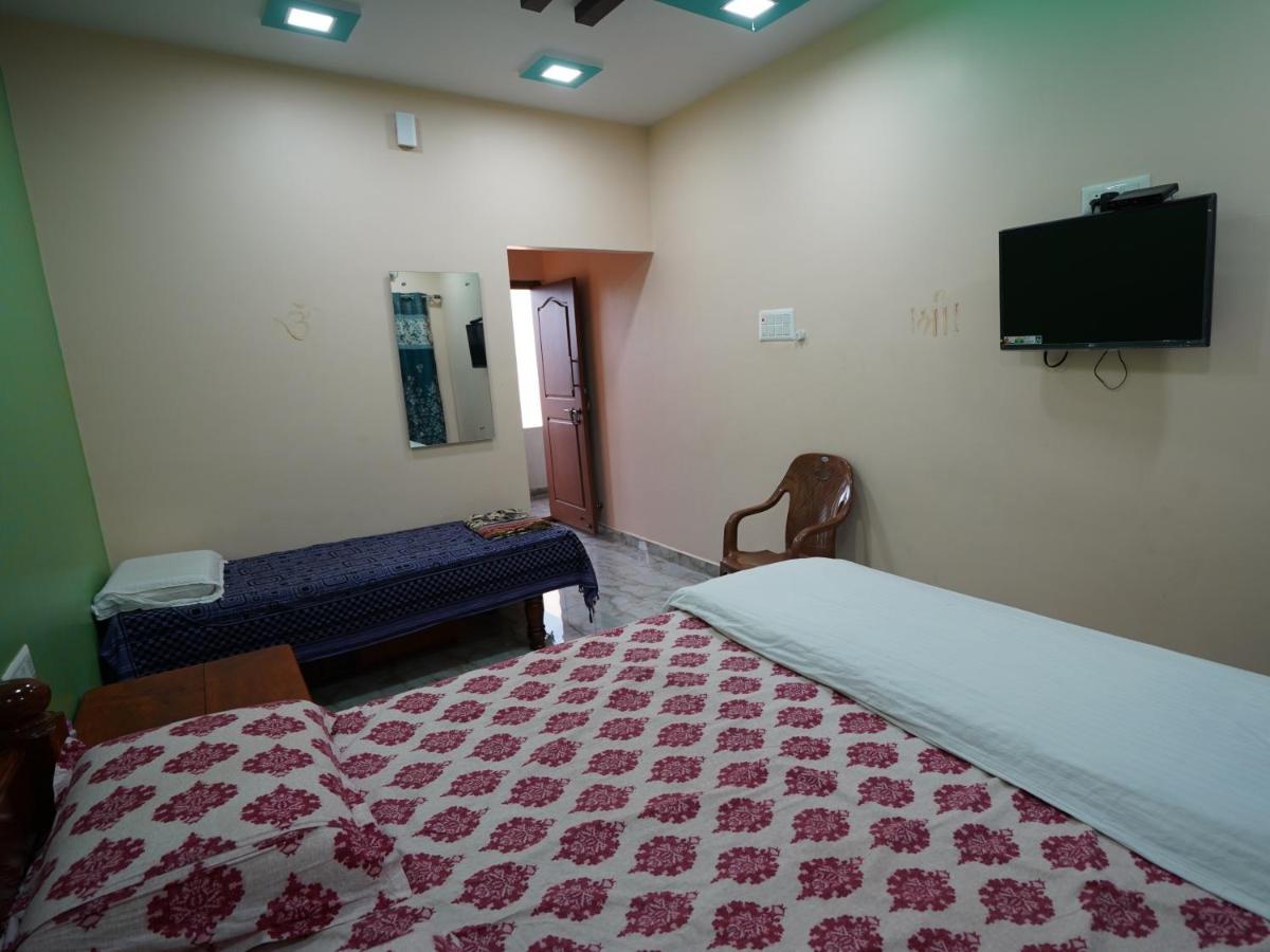 Akash Homestay ฮัมปี ภายนอก รูปภาพ