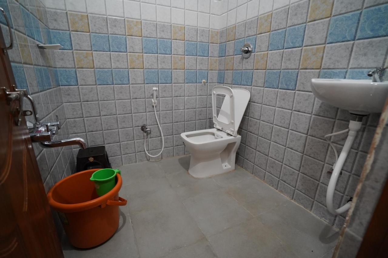 Akash Homestay ฮัมปี ภายนอก รูปภาพ