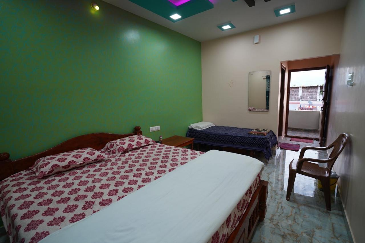 Akash Homestay ฮัมปี ภายนอก รูปภาพ