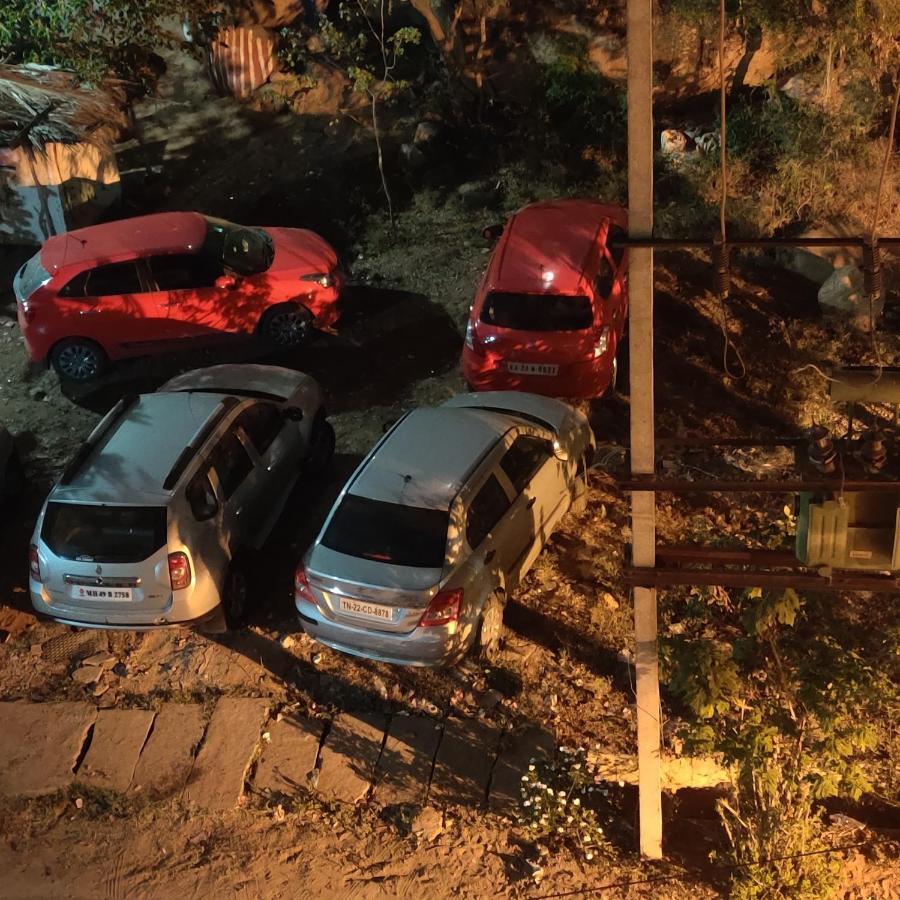 Akash Homestay ฮัมปี ภายนอก รูปภาพ
