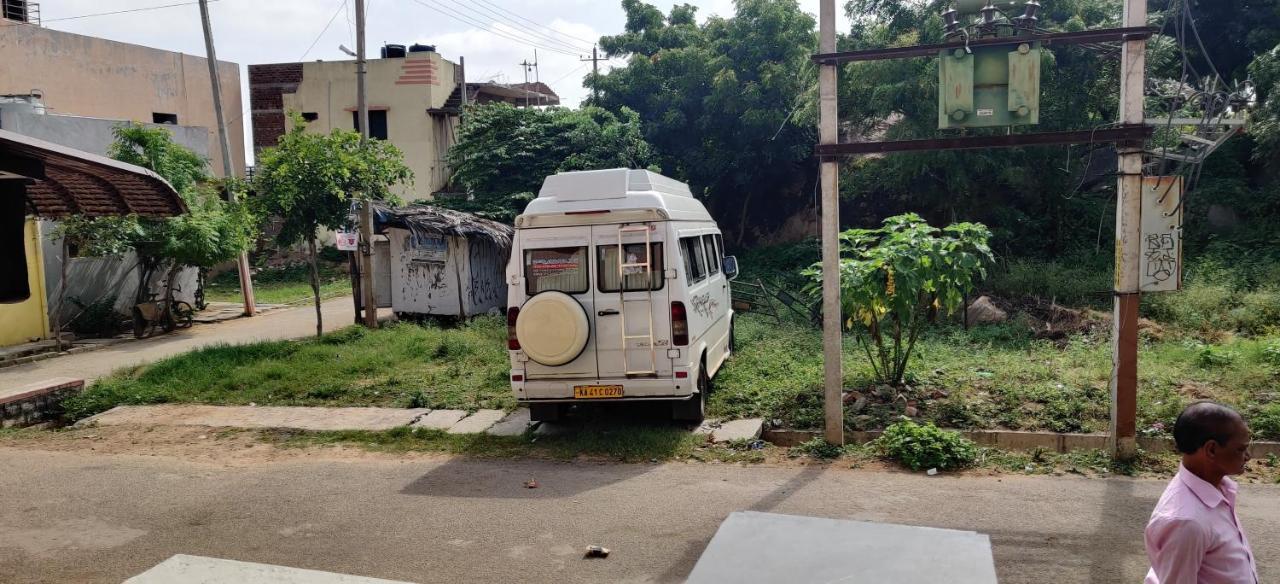 Akash Homestay ฮัมปี ภายนอก รูปภาพ