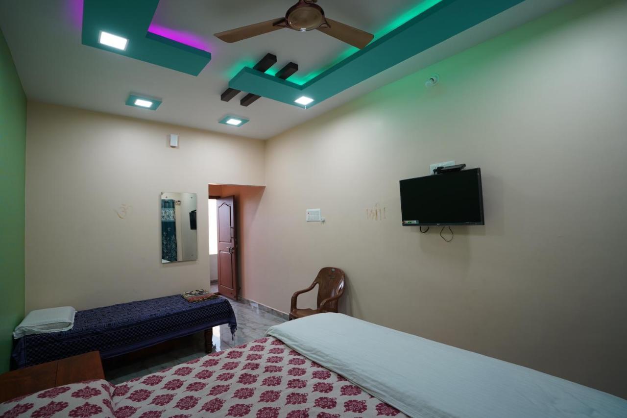 Akash Homestay ฮัมปี ภายนอก รูปภาพ