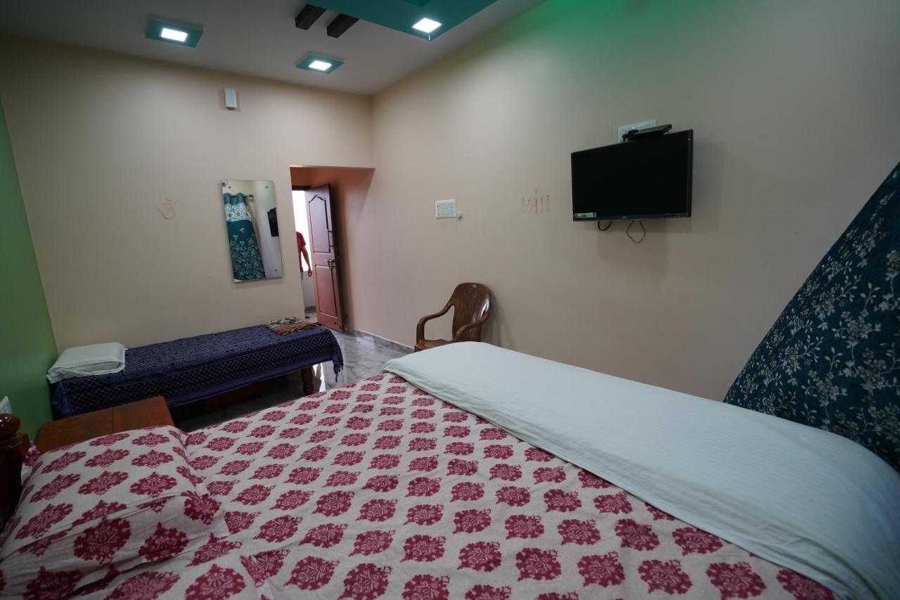 Akash Homestay ฮัมปี ภายนอก รูปภาพ
