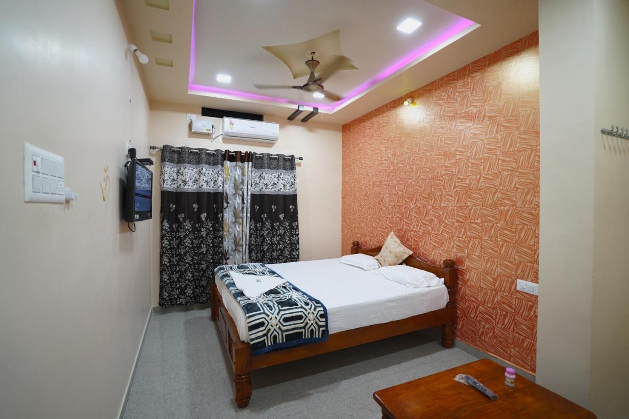 Akash Homestay ฮัมปี ภายนอก รูปภาพ