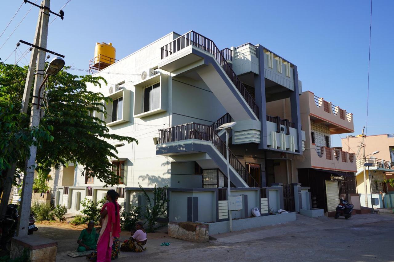 Akash Homestay ฮัมปี ภายนอก รูปภาพ