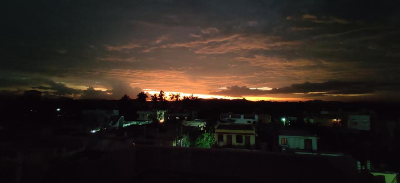 Akash Homestay ฮัมปี ภายนอก รูปภาพ
