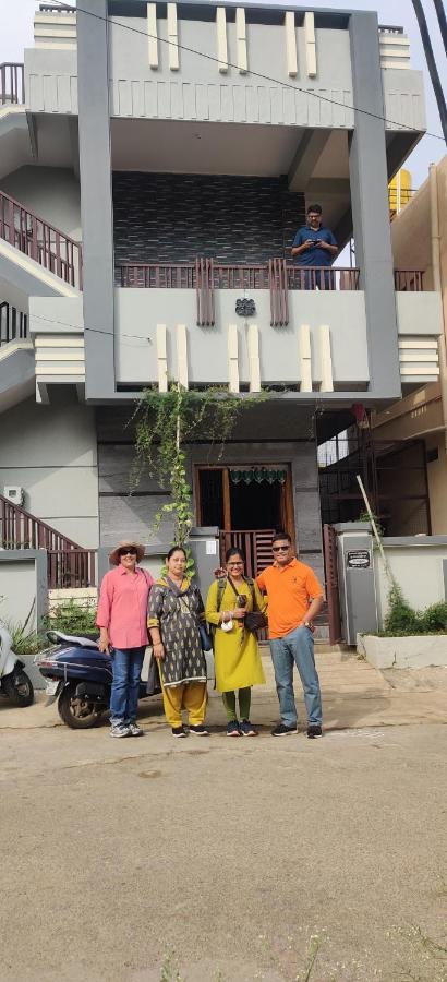 Akash Homestay ฮัมปี ภายนอก รูปภาพ