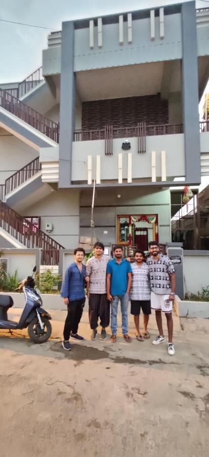 Akash Homestay ฮัมปี ภายนอก รูปภาพ